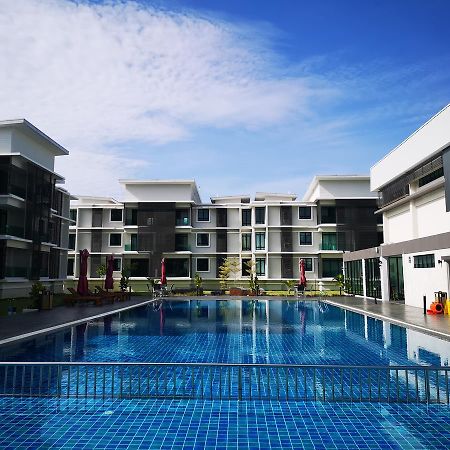 The Meadow Park Apartamento Kampar Exterior foto