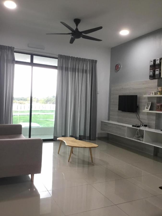 The Meadow Park Apartamento Kampar Exterior foto