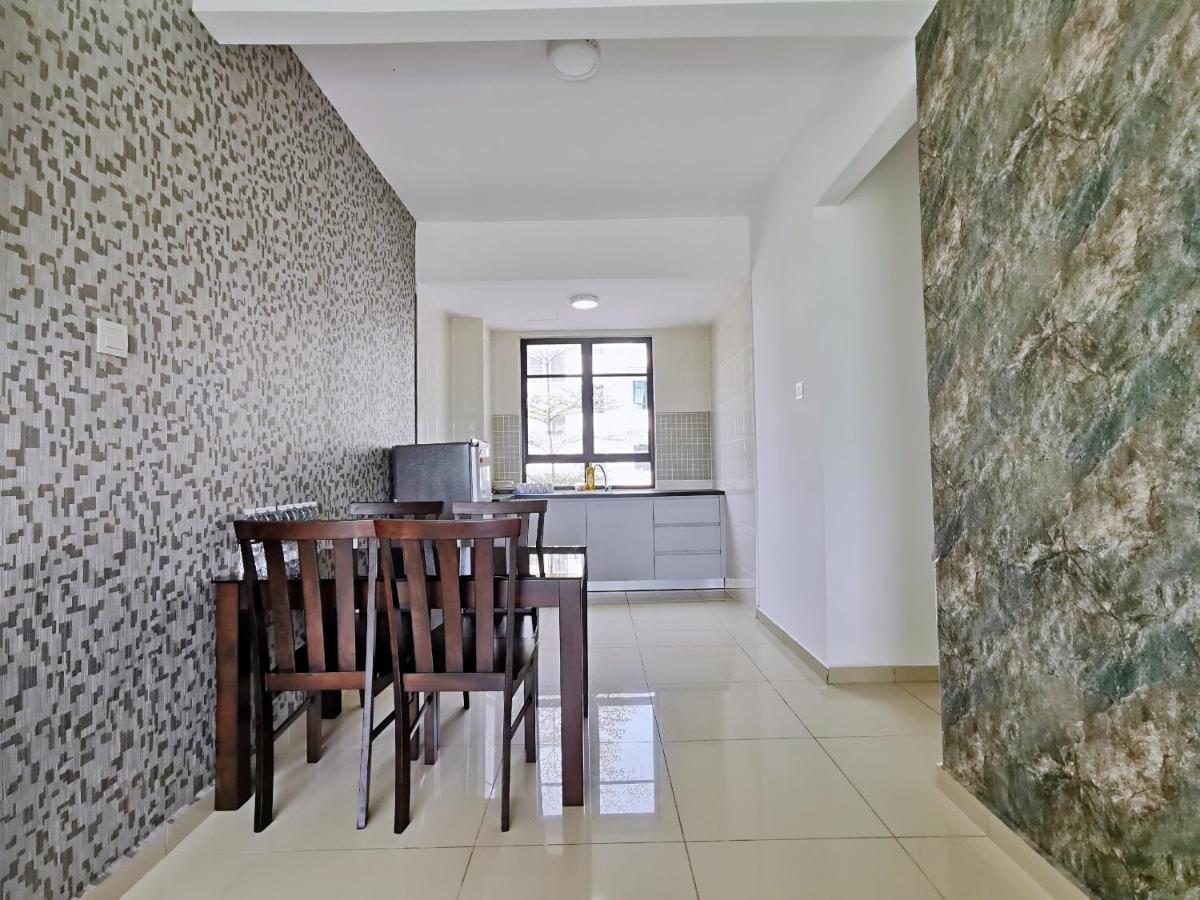 The Meadow Park Apartamento Kampar Exterior foto